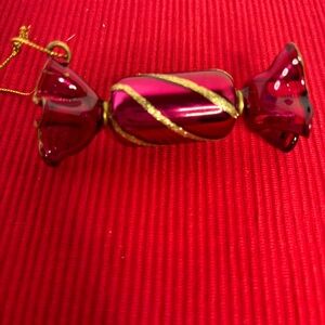 Elegant Dark Pink and Gold Glass Christmas Tree Ornament. Candy Shape